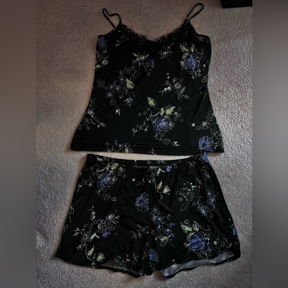 Maidenform black with floral print cami and matching short set, sz M